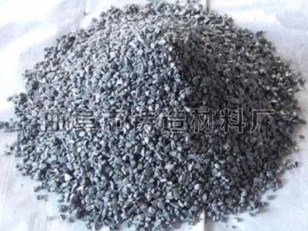 硅钙孕育剂主要成分是硅钙合金，是由元素硅、钙和铁复配而成的合金