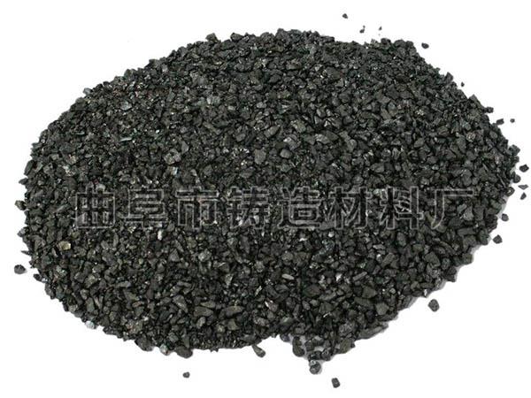 在中频电炉熔炼中使用增碳剂，可按配比或碳当量要求随料加入电炉中下部位，回收率可达九成以上